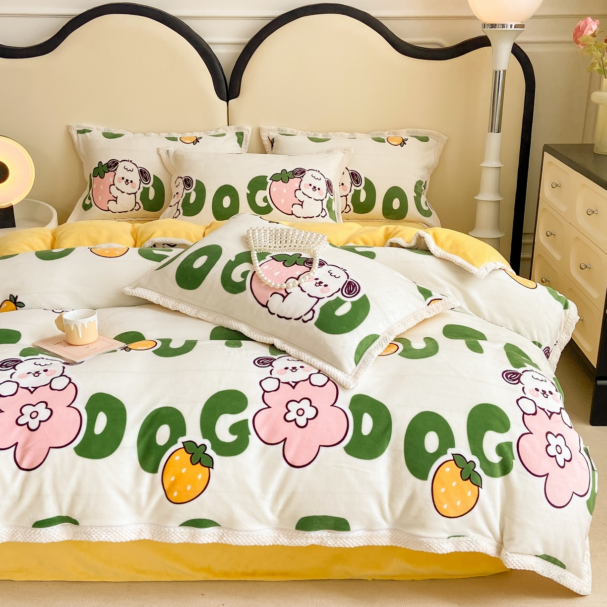 91家纺网 家纺一手货源 找家纺 阿亮家纺 2025新款高克重大包边菠萝格牛奶绒活性印染四件套 幸运狗狗