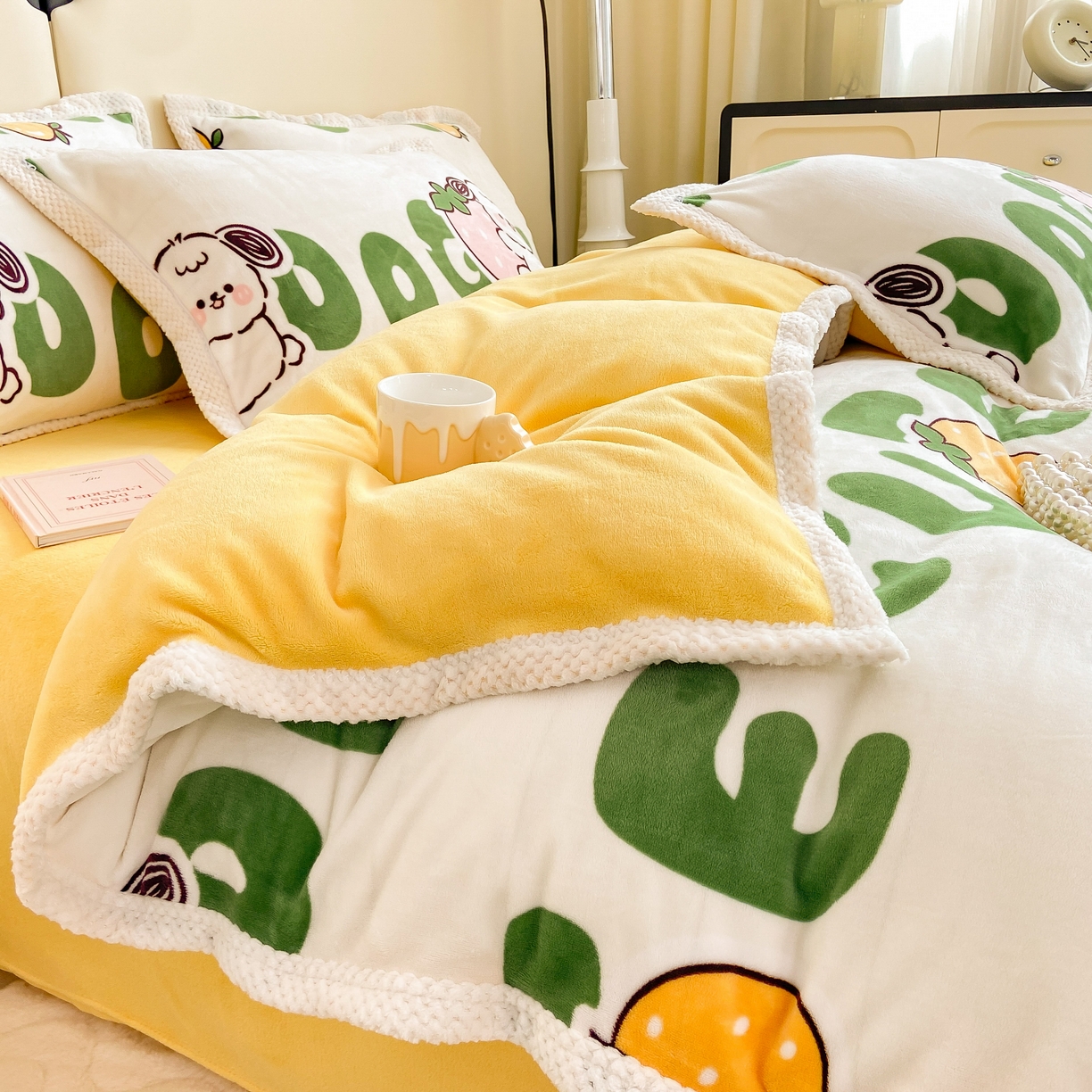 91家纺网 家纺一手货源 找家纺 阿亮家纺 2025新款高克重大包边菠萝格牛奶绒活性印染四件套 幸运狗狗