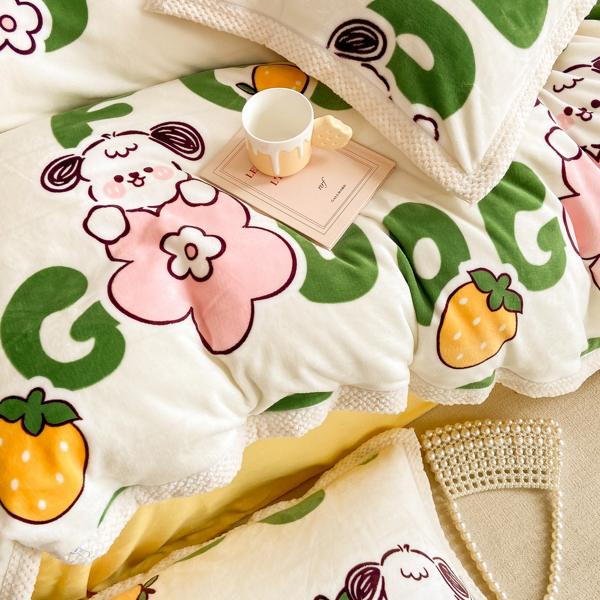 91家纺网 家纺一手货源 找家纺 阿亮家纺 2025新款高克重大包边菠萝格牛奶绒活性印染四件套 幸运狗狗