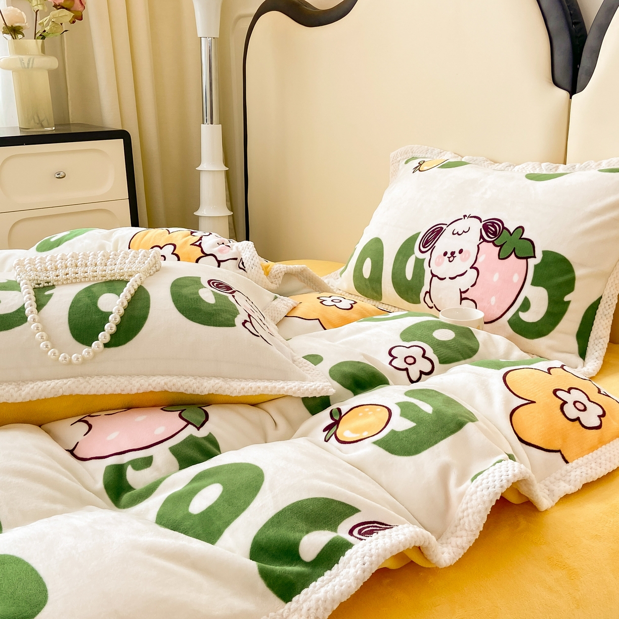 91家纺网 家纺一手货源 找家纺 阿亮家纺 2025新款高克重大包边菠萝格牛奶绒活性印染四件套 幸运狗狗