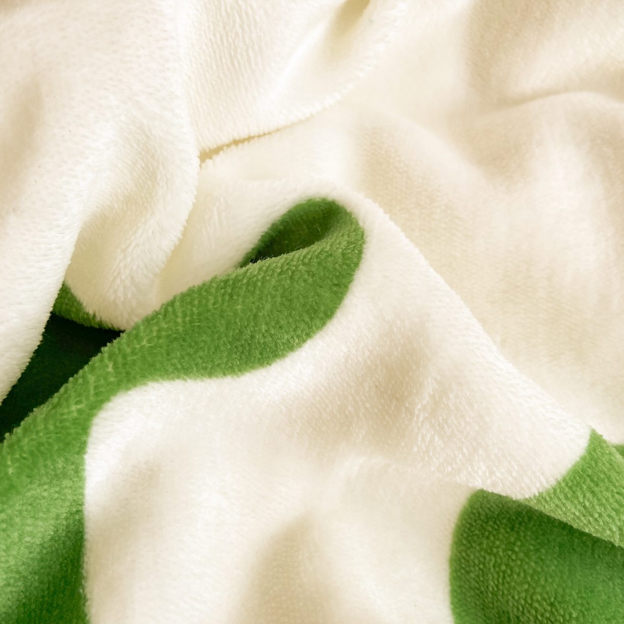 91家纺网 家纺一手货源 找家纺 阿亮家纺 2025新款高克重大包边菠萝格牛奶绒活性印染四件套 幸运狗狗