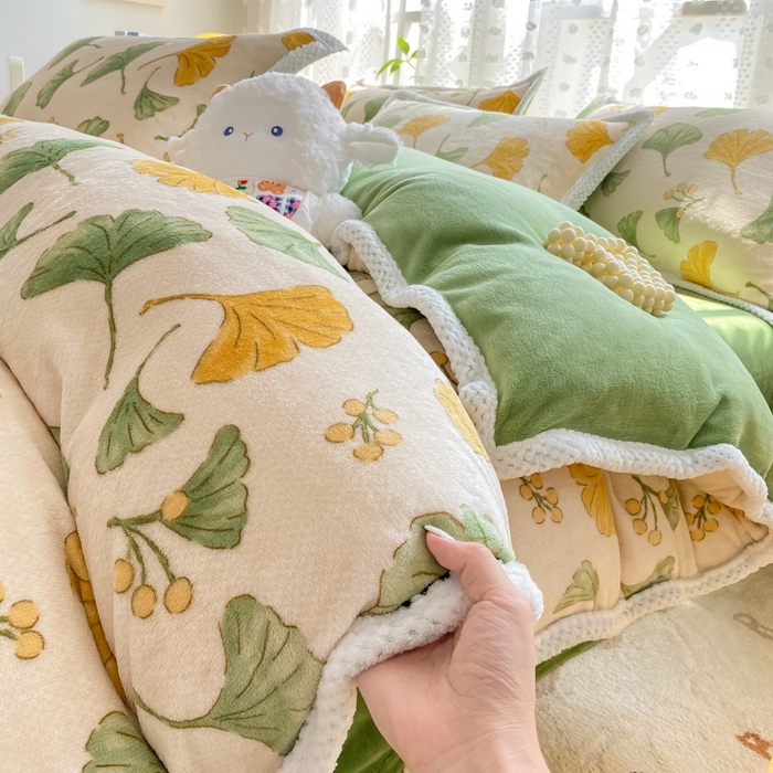 阿亮家纺 2025新款高克重大包边菠萝格牛奶绒活性印染四件套 银杏叶