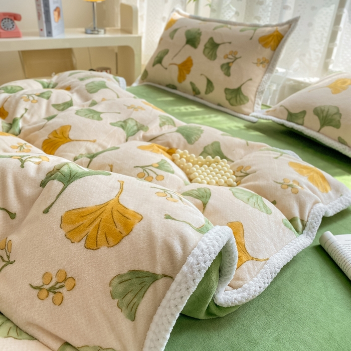 91家纺网 家纺一手货源 找家纺 阿亮家纺 2025新款高克重大包边菠萝格牛奶绒活性印染四件套 银杏叶