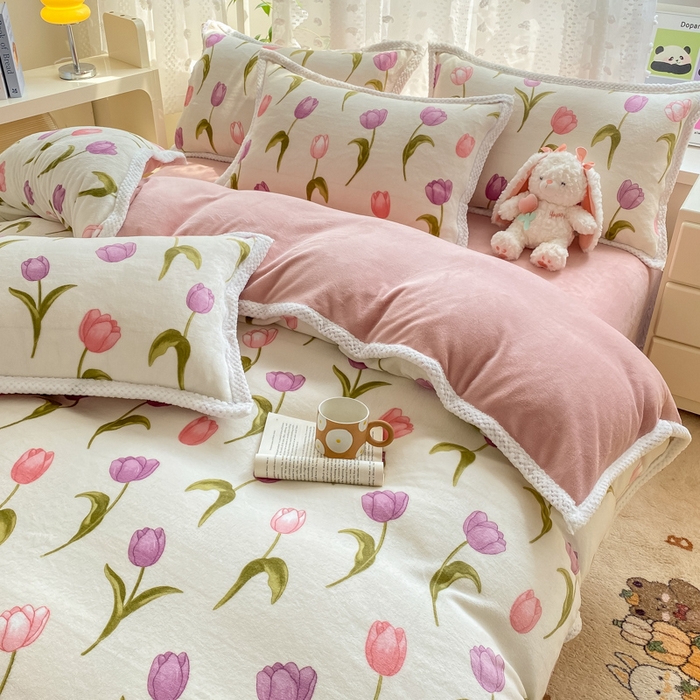 91家纺网 家纺一手货源 找家纺 阿亮家纺 2025新款高克重大包边菠萝格牛奶绒活性印染四件套 郁金香