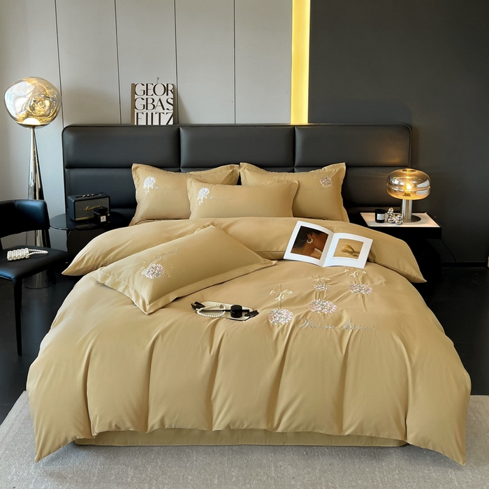 91家纺网 家纺一手货源 找家纺 韩后家纺 2025新款亲肤舒适纯色刺绣四件套-水墨青花系列 水墨青花-姜黄色