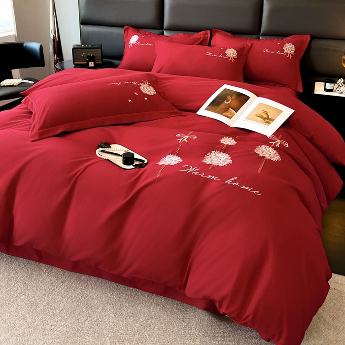 91家纺网 家纺一手货源 找家纺 韩后家纺 2025新款亲肤舒适纯色刺绣四件套-水墨青花系列 水墨青花-魂动红