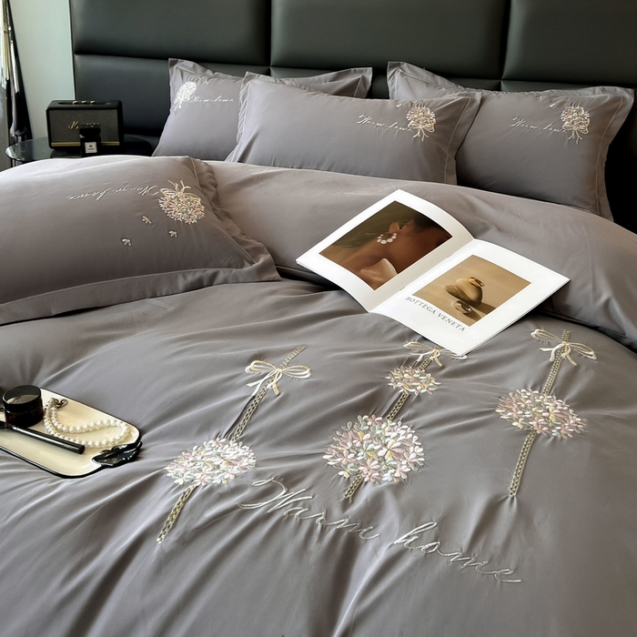 91家纺网 家纺一手货源 找家纺 韩后家纺 2025新款亲肤舒适纯色刺绣四件套-水墨青花系列 水墨青花-火山灰