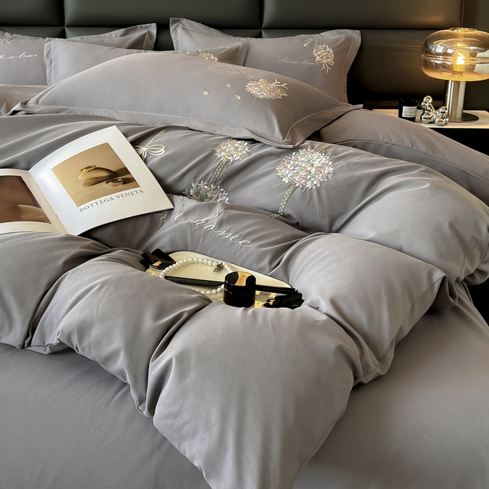 91家纺网 家纺一手货源 找家纺 韩后家纺 2025新款亲肤舒适纯色刺绣四件套-水墨青花系列 水墨青花-火山灰