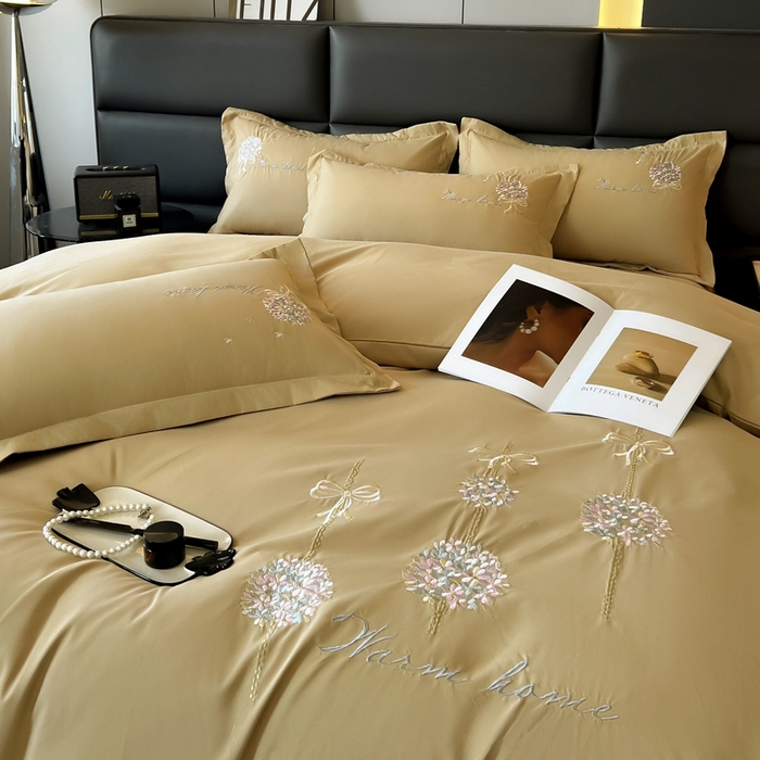 91家纺网 家纺一手货源 找家纺 韩后家纺 2025新款亲肤舒适纯色刺绣四件套-水墨青花系列 水墨青花-姜黄色