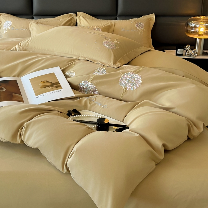 91家纺网 家纺一手货源 找家纺 韩后家纺 2025新款亲肤舒适纯色刺绣四件套-水墨青花系列 水墨青花-姜黄色