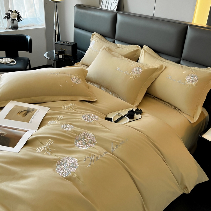 91家纺网 家纺一手货源 找家纺 韩后家纺 2025新款亲肤舒适纯色刺绣四件套-水墨青花系列 水墨青花-姜黄色