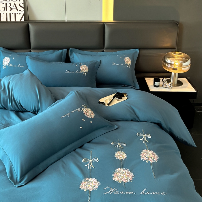 91家纺网 家纺一手货源 找家纺 韩后家纺 2025新款亲肤舒适纯色刺绣四件套-水墨青花系列 水墨青花-孔雀蓝