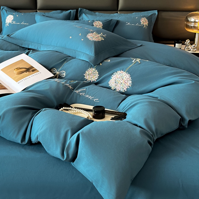 91家纺网 家纺一手货源 找家纺 韩后家纺 2025新款亲肤舒适纯色刺绣四件套-水墨青花系列 水墨青花-孔雀蓝