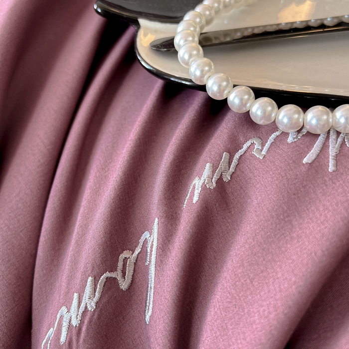 91家纺网 家纺一手货源 找家纺 韩后家纺 2025新款亲肤舒适纯色刺绣四件套-水墨青花系列 水墨青花-流光紫