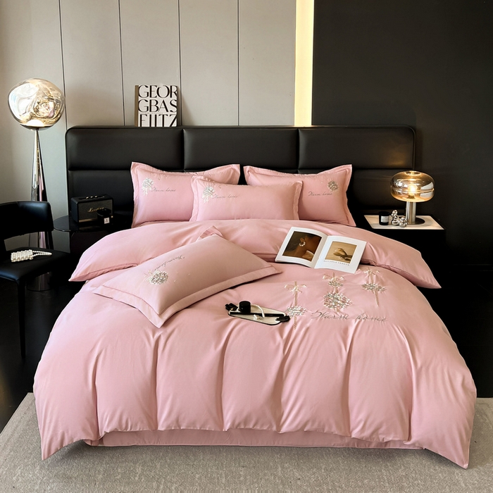 91家纺网 家纺一手货源 找家纺 韩后家纺 2025新款亲肤舒适纯色刺绣四件套-水墨青花系列 水墨青花-浅粉