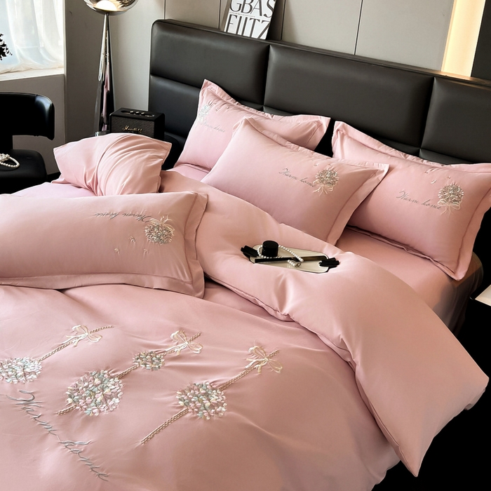 91家纺网 家纺一手货源 找家纺 韩后家纺 2025新款亲肤舒适纯色刺绣四件套-水墨青花系列 水墨青花-浅粉