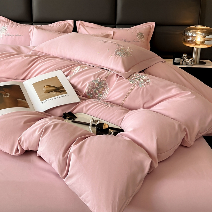 91家纺网 家纺一手货源 找家纺 韩后家纺 2025新款亲肤舒适纯色刺绣四件套-水墨青花系列 水墨青花-浅粉