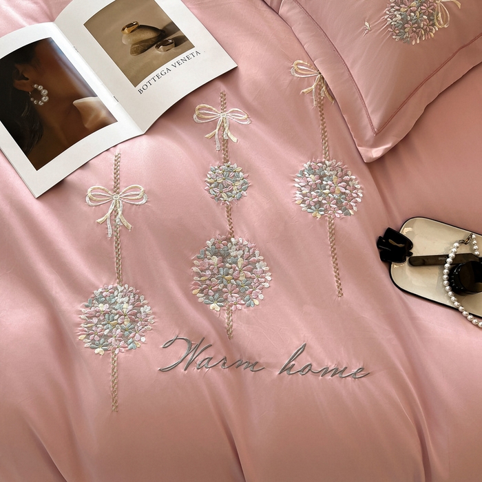 91家纺网 家纺一手货源 找家纺 韩后家纺 2025新款亲肤舒适纯色刺绣四件套-水墨青花系列 水墨青花-浅粉