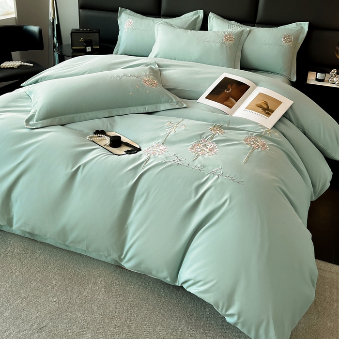 91家纺网 家纺一手货源 找家纺 韩后家纺 2025新款亲肤舒适纯色刺绣四件套-水墨青花系列 水墨青花-浅石蓝