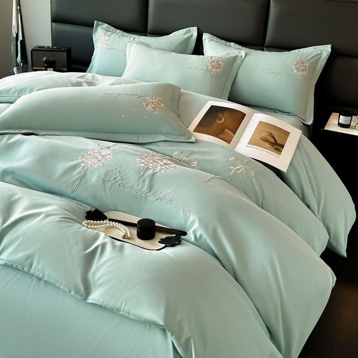 91家纺网 家纺一手货源 找家纺 韩后家纺 2025新款亲肤舒适纯色刺绣四件套-水墨青花系列 水墨青花-浅石蓝