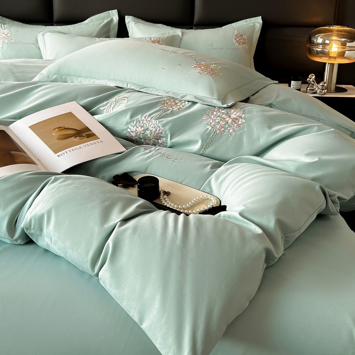 91家纺网 家纺一手货源 找家纺 韩后家纺 2025新款亲肤舒适纯色刺绣四件套-水墨青花系列 水墨青花-浅石蓝