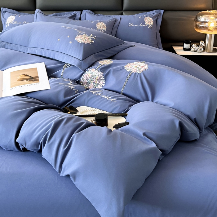 91家纺网 家纺一手货源 找家纺 韩后家纺 2025新款亲肤舒适纯色刺绣四件套-水墨青花系列 水墨青花-天空蓝