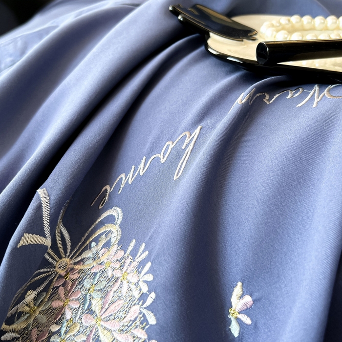 91家纺网 家纺一手货源 找家纺 韩后家纺 2025新款亲肤舒适纯色刺绣四件套-水墨青花系列 水墨青花-天空蓝