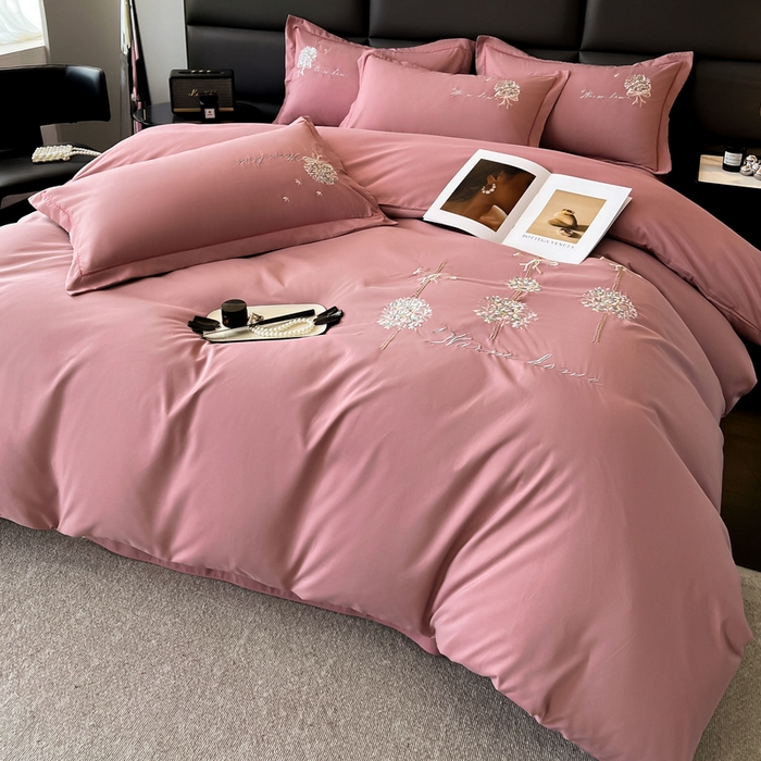 91家纺网 家纺一手货源 找家纺 韩后家纺 2025新款亲肤舒适纯色刺绣四件套-水墨青花系列 水墨青花-相思粉