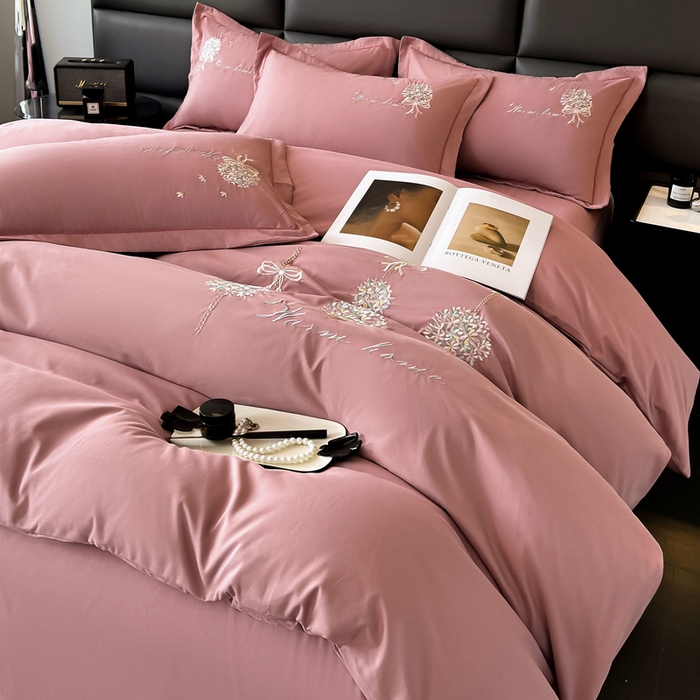 91家纺网 家纺一手货源 找家纺 韩后家纺 2025新款亲肤舒适纯色刺绣四件套-水墨青花系列 水墨青花-相思粉