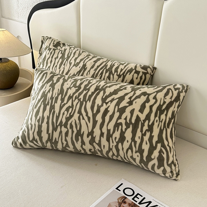 91家纺网 家纺一手货源 找家纺 大渔生活 2025新款高克重牛奶绒夹棉床盖单床盖床盖单件 豹纹诱惑