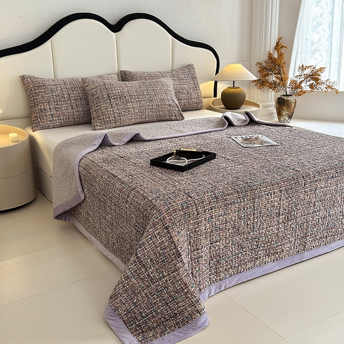 91家纺网 家纺一手货源 找家纺 大渔生活 2025新款高克重牛奶绒夹棉床盖单床盖床盖单件 小相思