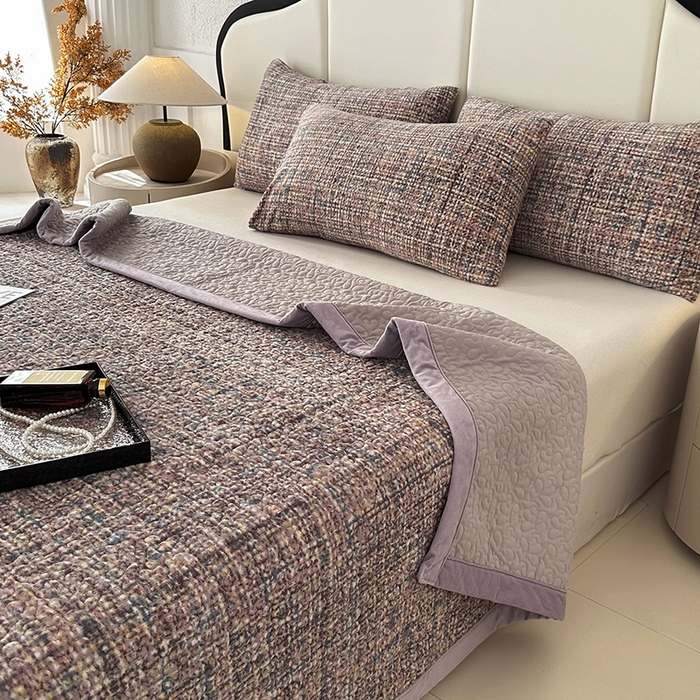 91家纺网 家纺一手货源 找家纺 大渔生活 2025新款高克重牛奶绒夹棉床盖单床盖床盖单件 小相思