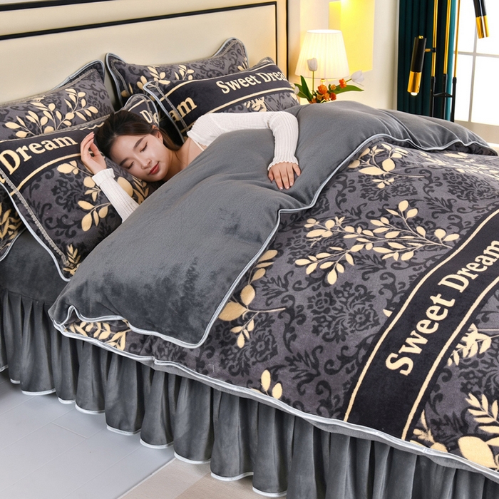 91家纺网 家纺一手货源 找家纺 绒品壹家  2025新款电商直播爆款高克重5斤牛奶绒金貂绒印花床裙款三件套四件套 发财树