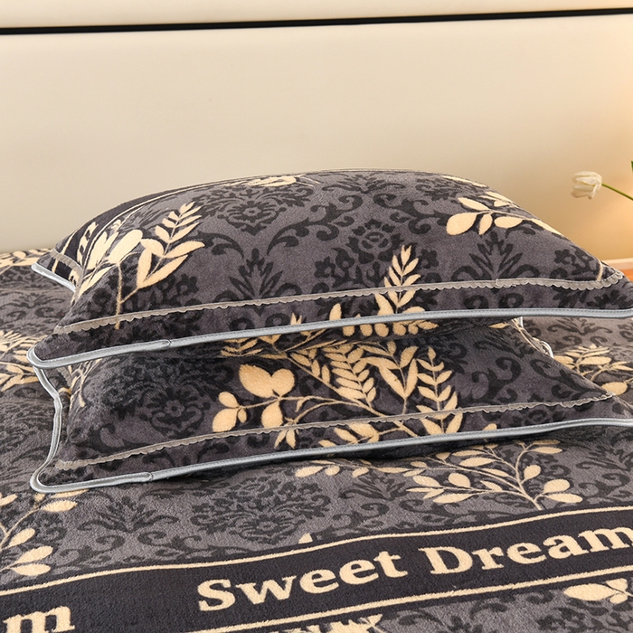 91家纺网 家纺一手货源 找家纺 绒品壹家  2025新款电商直播爆款高克重5斤牛奶绒金貂绒印花床裙款三件套四件套 发财树