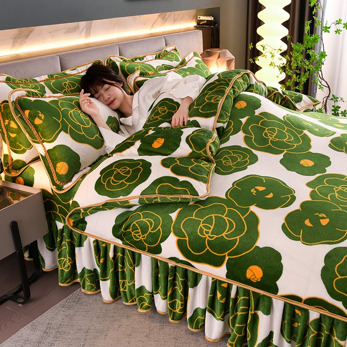 91家纺网 家纺一手货源 找家纺 绒品壹家  2025新款电商直播爆款高克重5斤牛奶绒金貂绒印花床裙款三件套四件套 花花绿绿