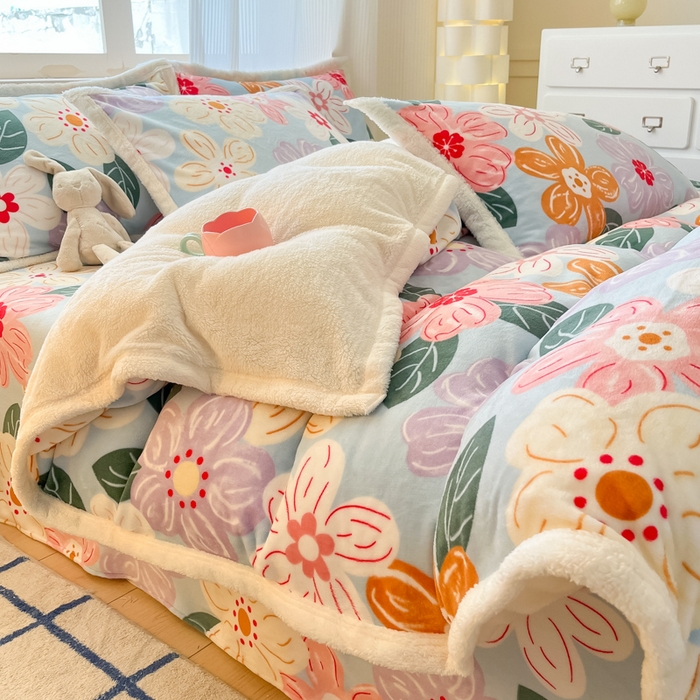 91家纺网 家纺一手货源 找家纺 娜朵家纺 2025新款加厚包边羊羔绒印花四件套 花漾