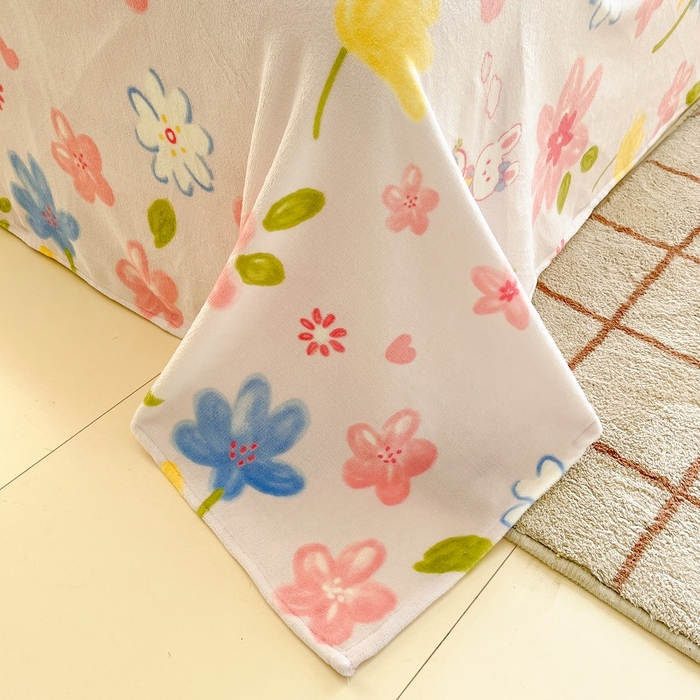 91家纺网 家纺一手货源 找家纺 娜朵家纺 2025新款加厚包边羊羔绒印花四件套 花花世界