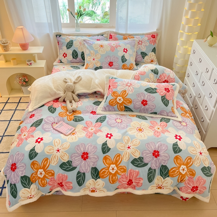 91家纺网 家纺一手货源 找家纺 娜朵家纺 2025新款加厚包边羊羔绒印花四件套 花漾