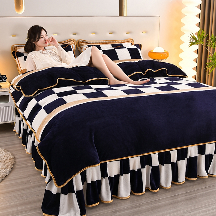 91家纺网 家纺一手货源 找家纺 绒品壹家  2025新款电商直播爆款高克重5斤牛奶绒金貂绒印花床裙款三件套四件套 棋盘格