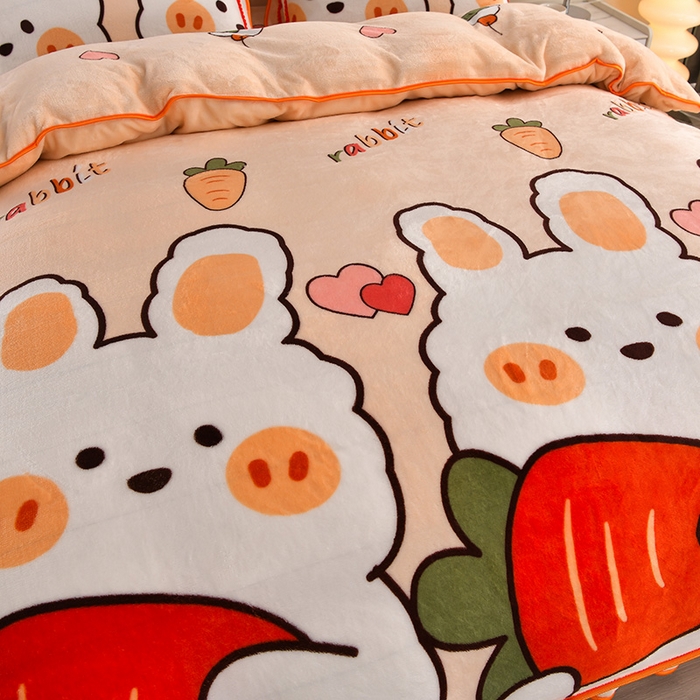 91家纺网 家纺一手货源 找家纺 绒品壹家  2025新款电商直播爆款高克重5斤牛奶绒金貂绒印花床裙款三件套四件套 钱兔似锦