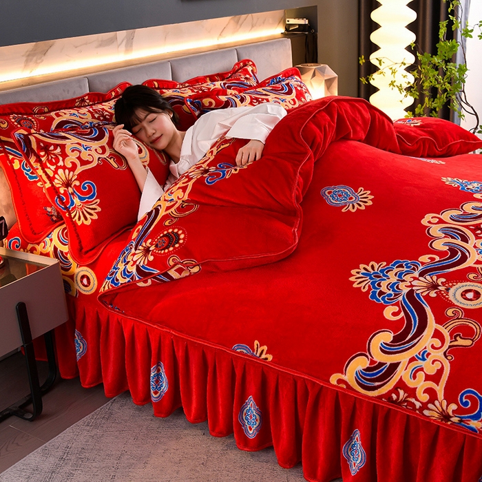 91家纺网 家纺一手货源 找家纺 绒品壹家  2025新款电商直播爆款高克重5斤牛奶绒金貂绒印花床裙款三件套四件套 荣华富贵