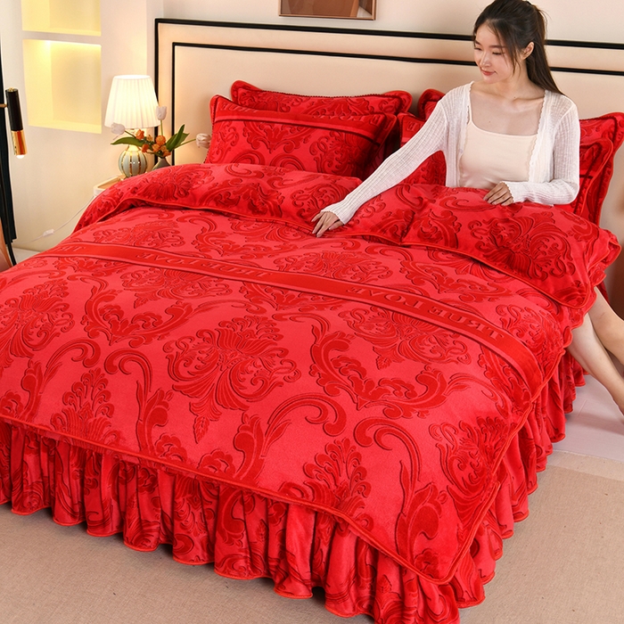 91家纺网 家纺一手货源 找家纺 绒品壹家  2025新款电商直播爆款高克重5斤牛奶绒金貂绒印花床裙款三件套四件套 幸福满园