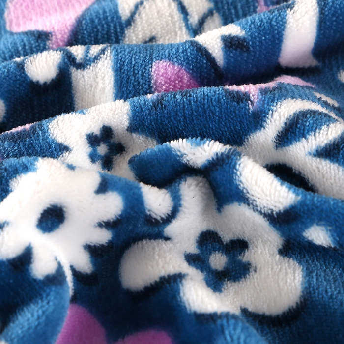 91家纺网 家纺一手货源 找家纺 绒品壹家  2025新款电商直播爆款高克重5斤牛奶绒金貂绒印花床裙款三件套四件套 一见倾心 蓝