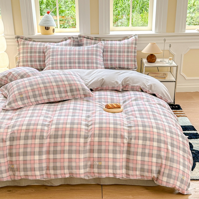 91家纺网 家纺一手货源 找家纺 帛织澜  2025新款全棉喷气12868系列纯棉四件套 木几小格