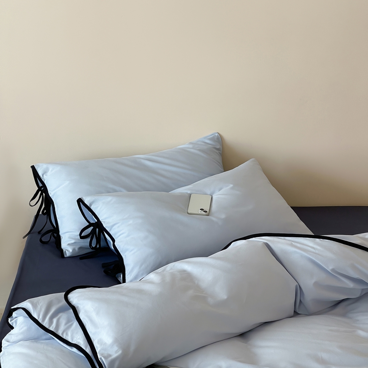 91家纺网 家纺一手货源 找家纺 尺素 2025新款纯色纯棉简约韩式ins风四件套民宿风全棉被套棉床单双人被套加大床单1.8纯色床笠 夏至-藏青