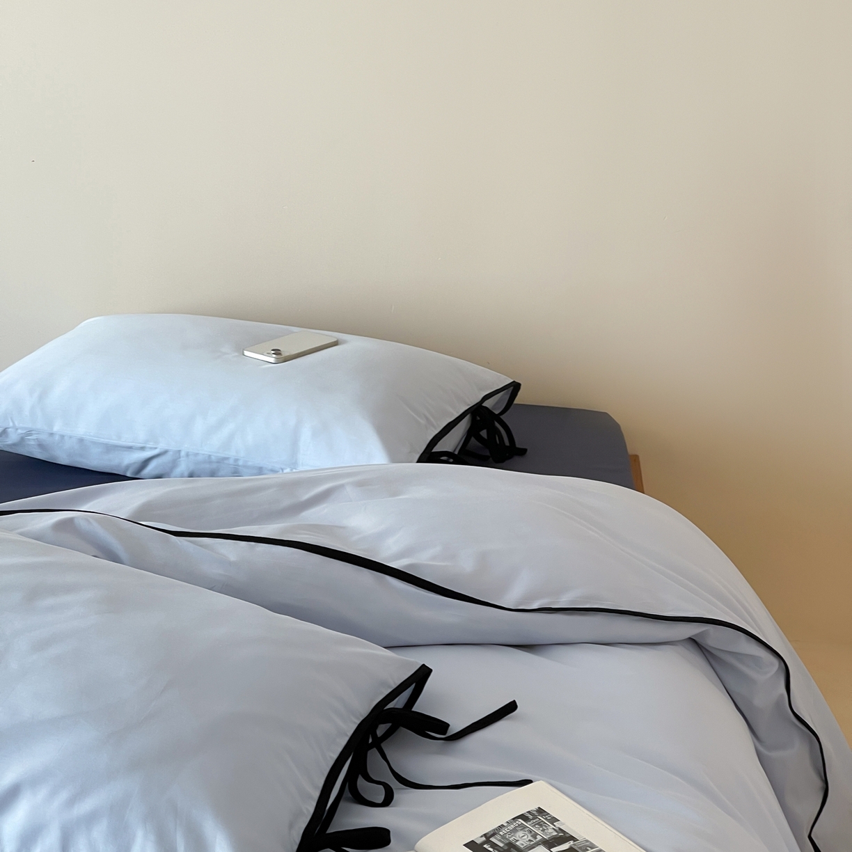 91家纺网 家纺一手货源 找家纺 尺素 2025新款纯色纯棉简约韩式ins风四件套民宿风全棉被套棉床单双人被套加大床单1.8纯色床笠 夏至-藏青