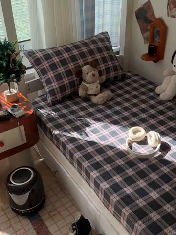 91家纺网 家纺一手货源 找家纺 韩巢家纺 2025新款上下铺双层纱学生宿舍寝室格子复古风床笠单件高低床防滑床单床套 幻夜