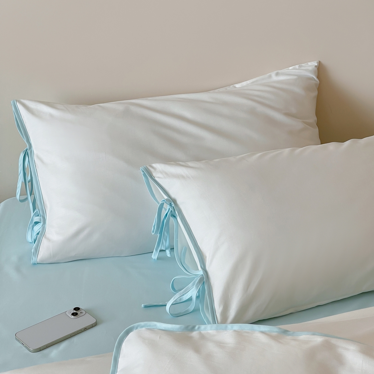 91家纺网 家纺一手货源 找家纺 尺素 2025新款纯色纯棉简约韩式ins风四件套民宿风全棉被套棉床单双人被套加大床单1.8纯色床笠 初雪-水蓝