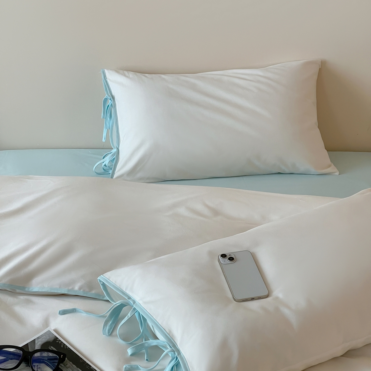 91家纺网 家纺一手货源 找家纺 尺素 2025新款纯色纯棉简约韩式ins风四件套民宿风全棉被套棉床单双人被套加大床单1.8纯色床笠 初雪-水蓝