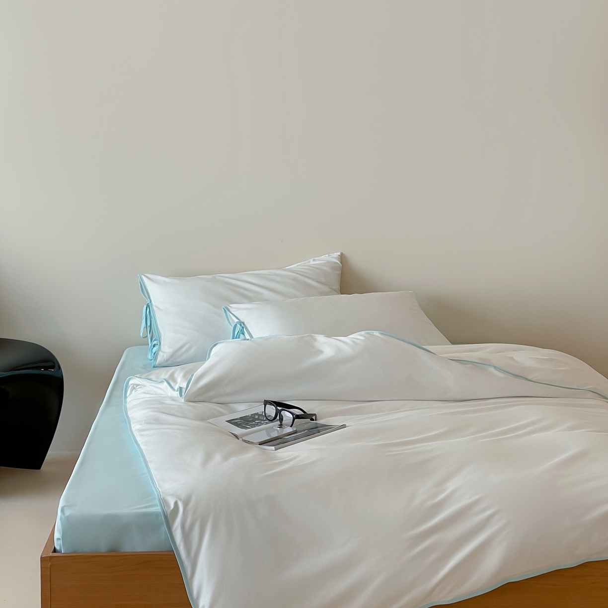 91家纺网 家纺一手货源 找家纺 尺素 2025新款纯色纯棉简约韩式ins风四件套民宿风全棉被套棉床单双人被套加大床单1.8纯色床笠 初雪-水蓝